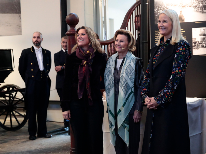 Queen Sonja, Crown Princess Mette-Marit and Princess Märtha Louise were in attendance at the official opening of the exhibition today. Photo: Håkon Mosvold Larsen / NTB scanpix  